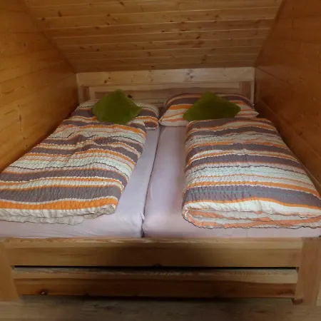 U šindelára * Lipótszentmiklós